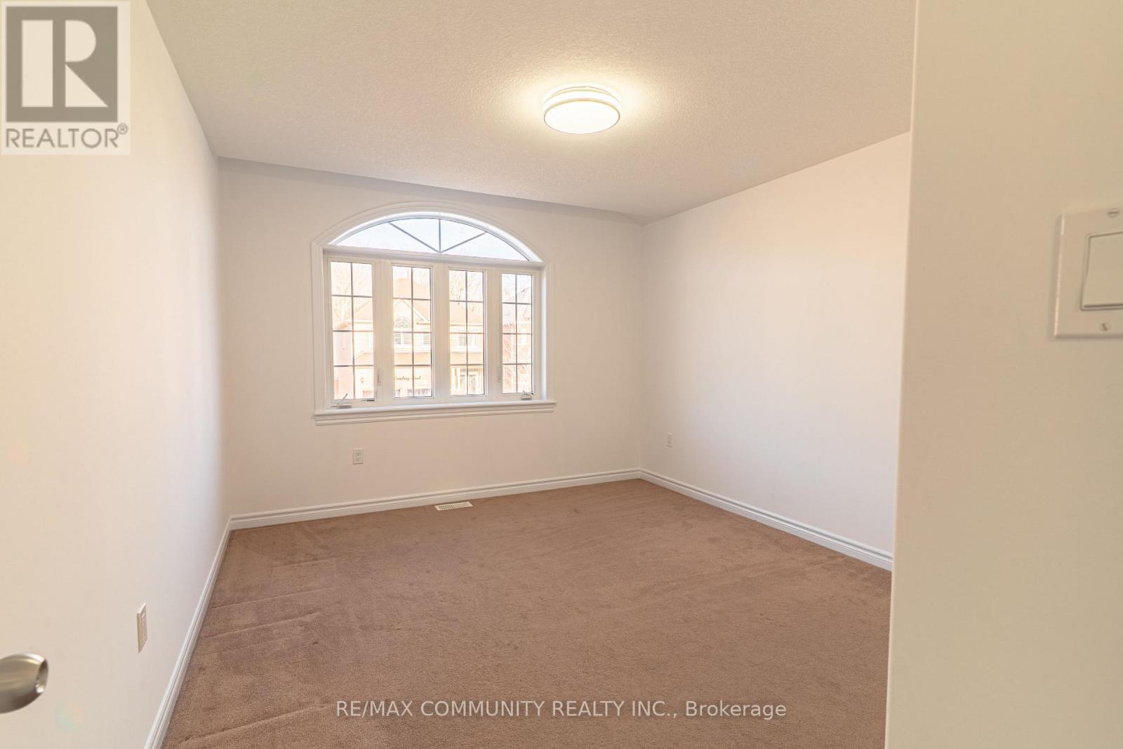 27 Bamburg Street, Georgina, Ontario L0E 1R0 - Photo 21 - N12963518