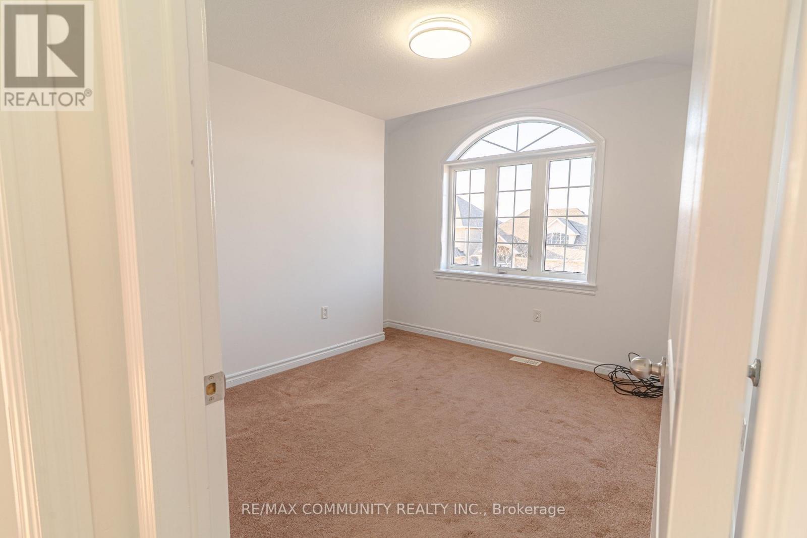 27 Bamburg Street, Georgina, Ontario L0E 1R0 - Photo 26 - N12963518