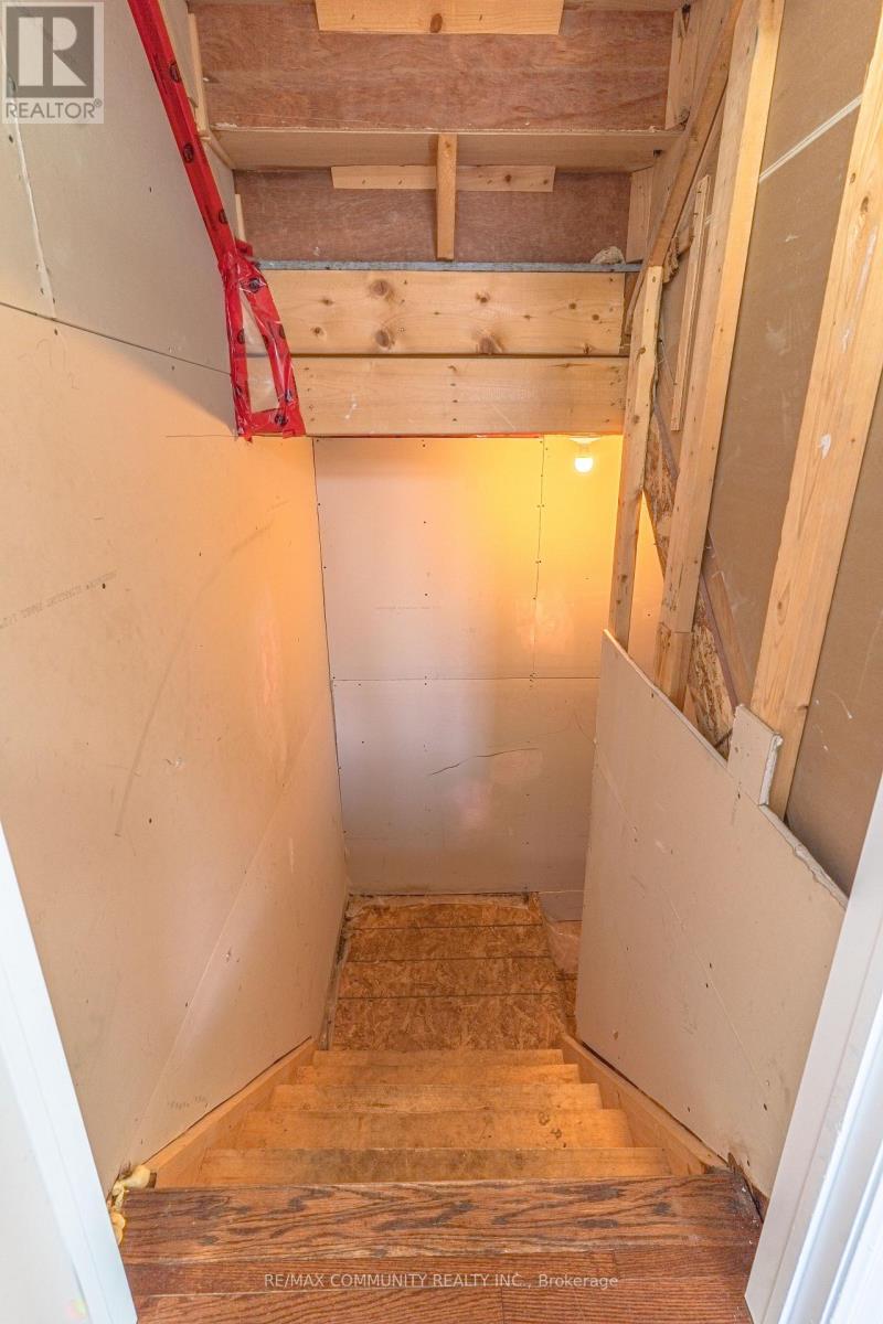 27 Bamburg Street, Georgina, Ontario L0E 1R0 - Photo 32 - N12963518