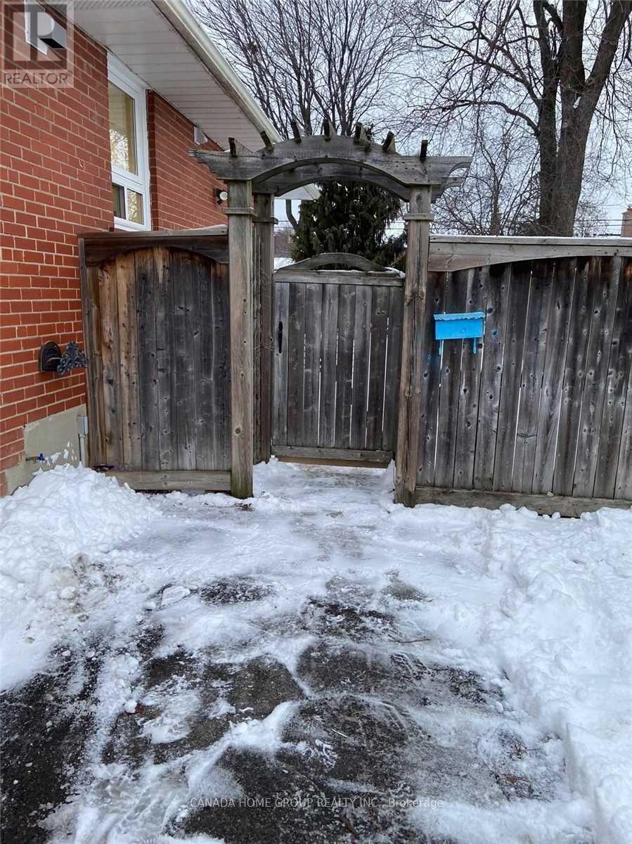 Lower - 435 Lynett Crescent, Richmond Hill, Ontario  L4C 2V6 - Photo 15 - N12963520