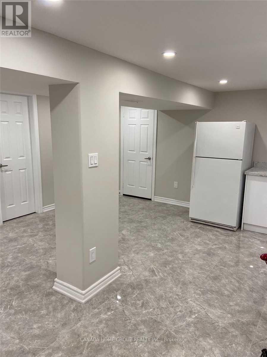 Lower - 435 Lynett Crescent, Richmond Hill, Ontario  L4C 2V6 - Photo 3 - N12963520