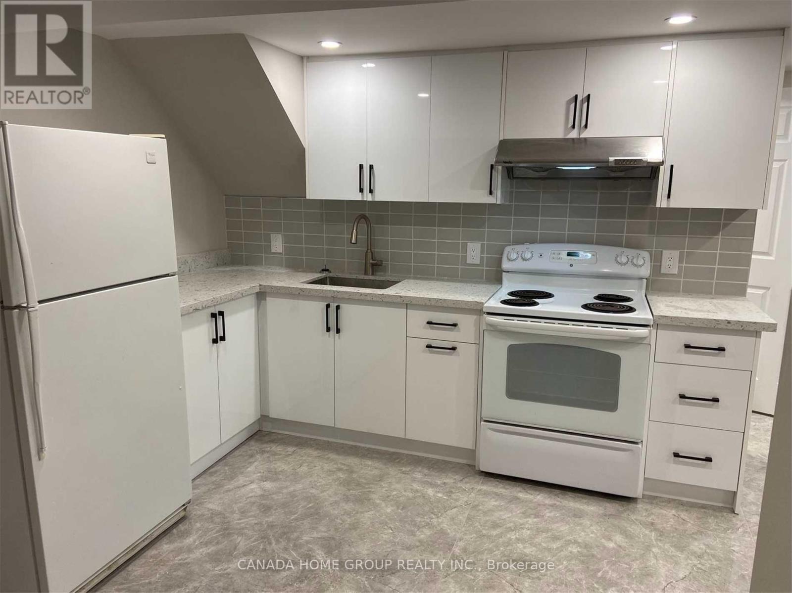 Lower - 435 Lynett Crescent, Richmond Hill, Ontario  L4C 2V6 - Photo 4 - N12963520