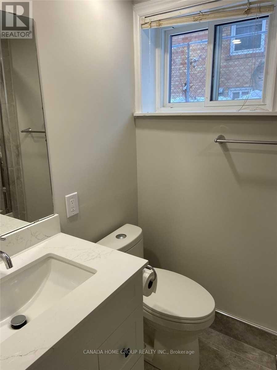 Lower - 435 Lynett Crescent, Richmond Hill, Ontario  L4C 2V6 - Photo 8 - N12963520