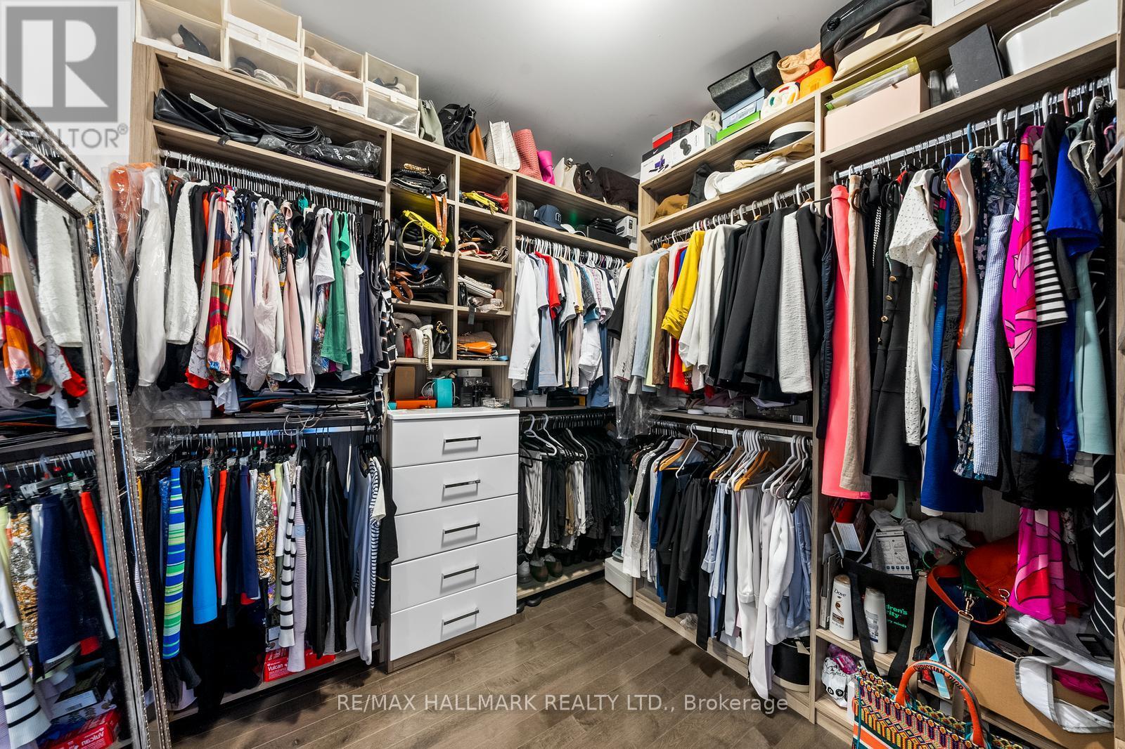 15 Carrville Woods Circle, Vaughan, Ontario  L6A 4Z6 - Photo 34 - N12963540