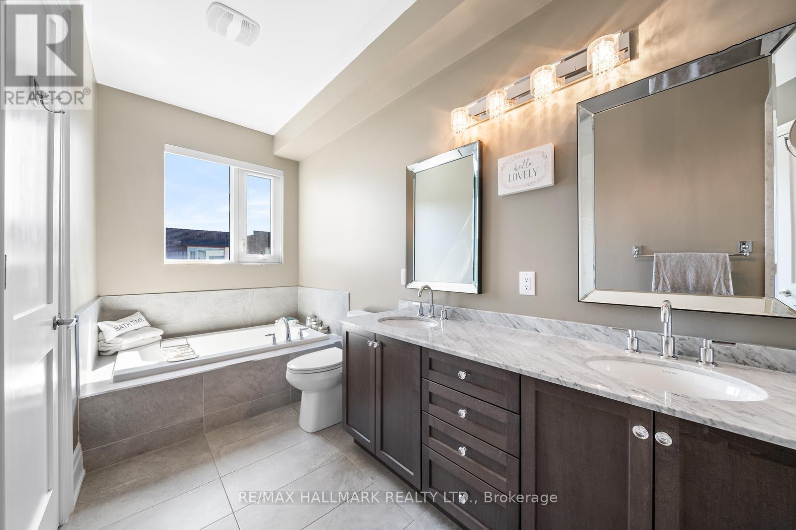 15 Carrville Woods Circle, Vaughan, Ontario  L6A 4Z6 - Photo 35 - N12963540