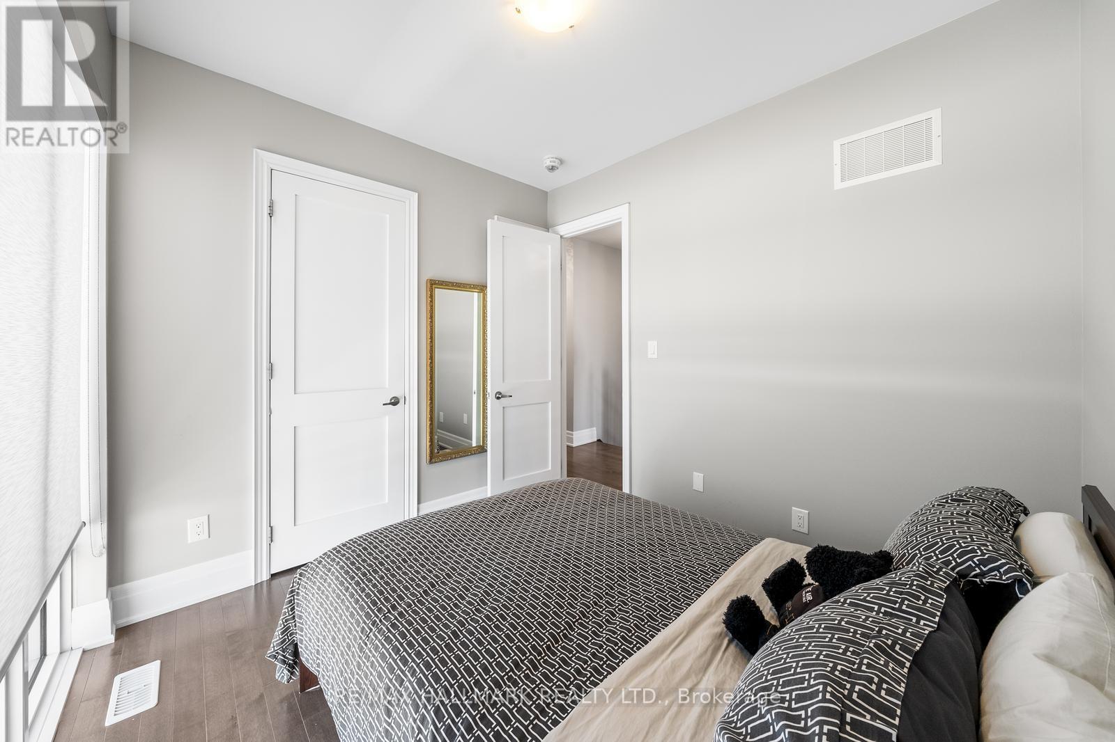 15 Carrville Woods Circle, Vaughan, Ontario  L6A 4Z6 - Photo 40 - N12963540