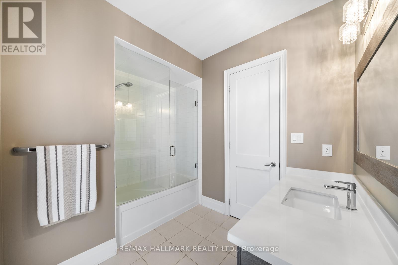 15 Carrville Woods Circle, Vaughan, Ontario  L6A 4Z6 - Photo 42 - N12963540