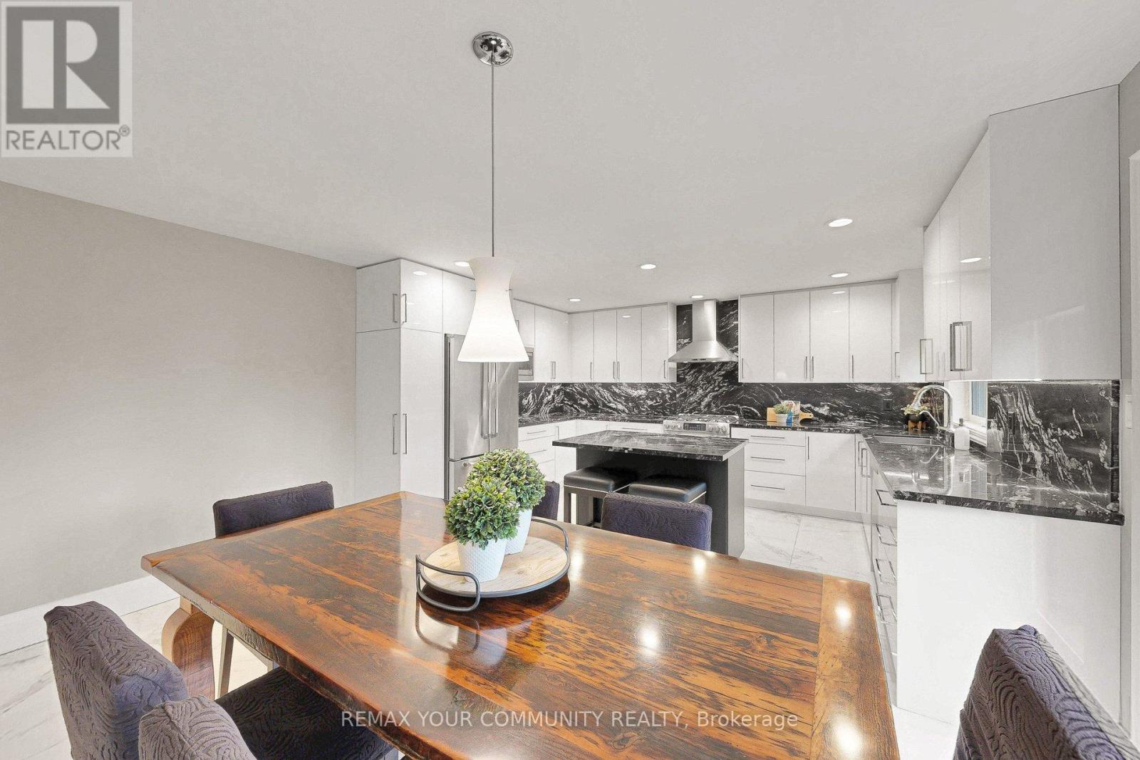 186 Wigwoss Drive, Vaughan, Ontario  L4L 4H2 - Photo 11 - N12963566