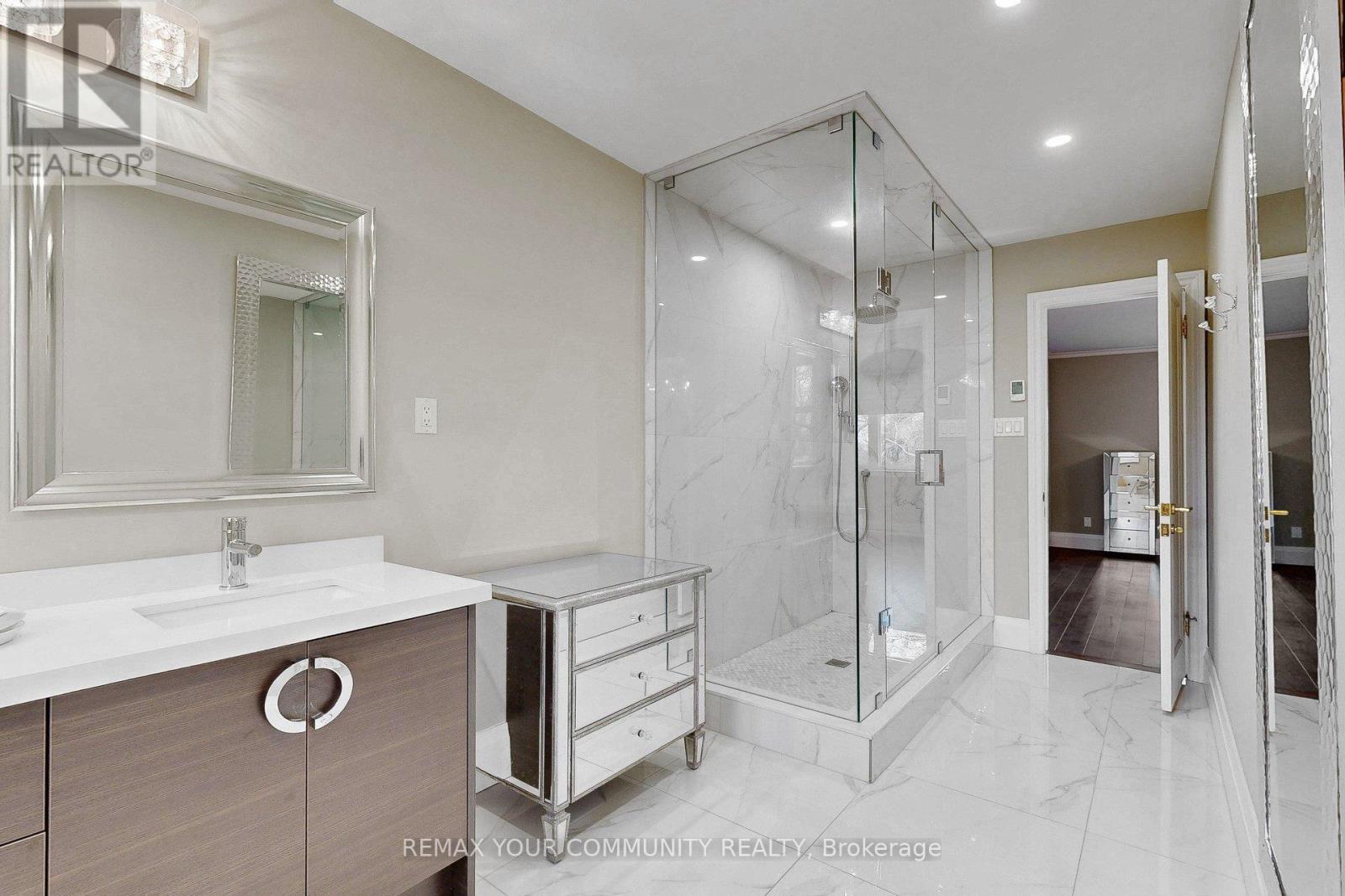 186 Wigwoss Drive, Vaughan, Ontario  L4L 4H2 - Photo 21 - N12963566