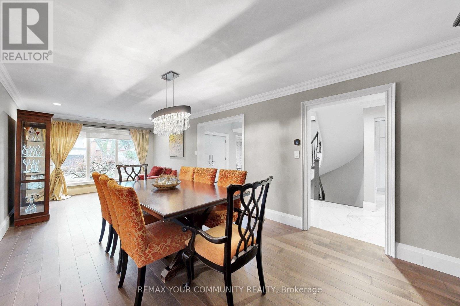 186 Wigwoss Drive, Vaughan, Ontario  L4L 4H2 - Photo 5 - N12963566