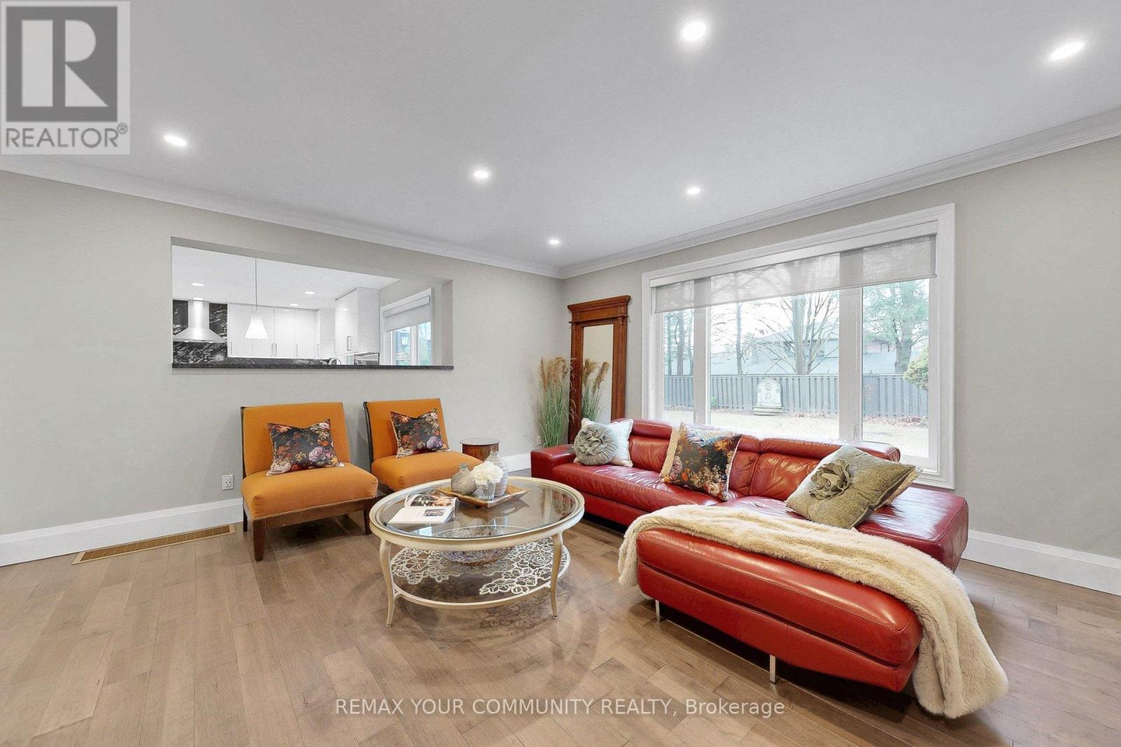 186 Wigwoss Drive, Vaughan, Ontario  L4L 4H2 - Photo 9 - N12963566