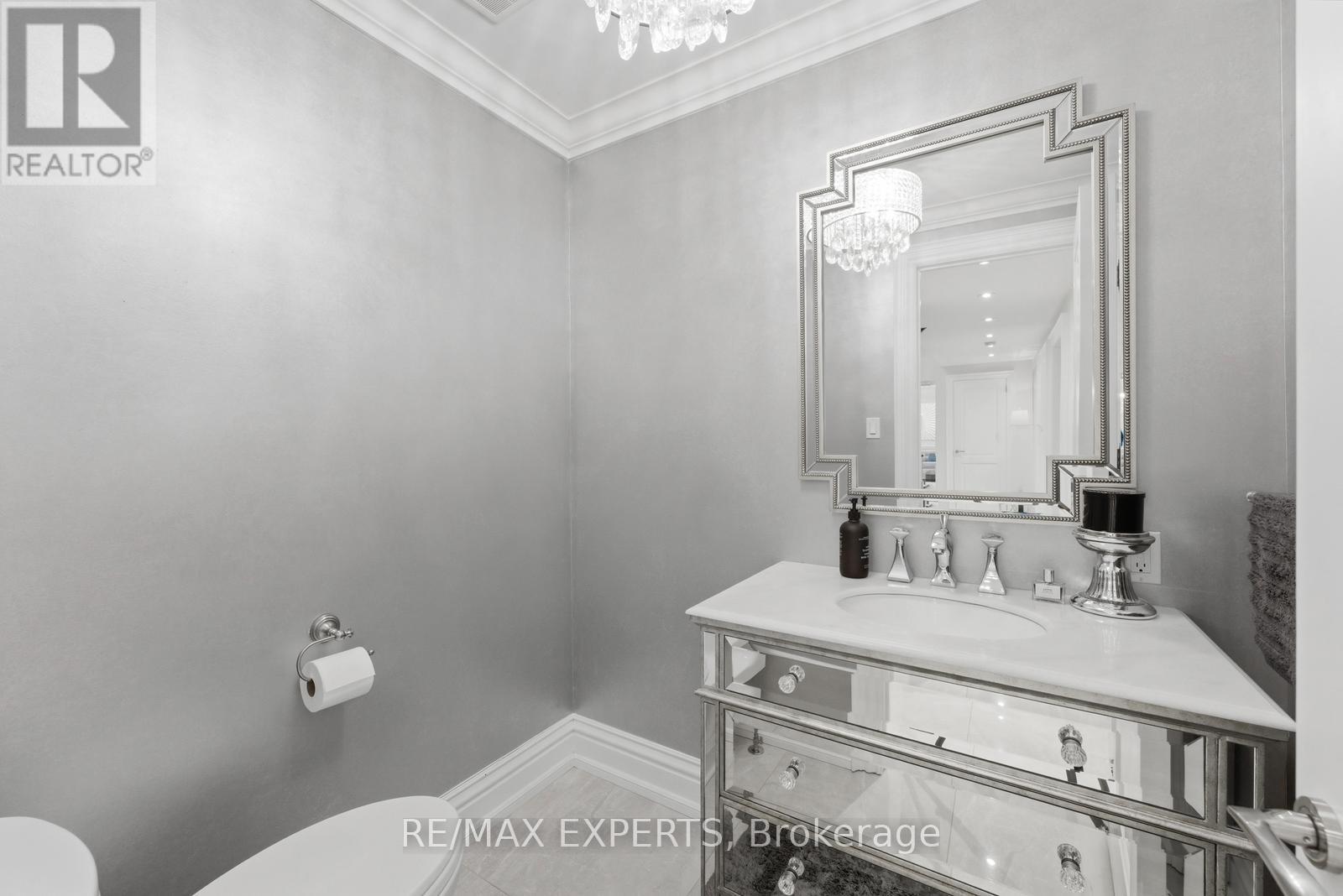 102 Kiloran Avenue, Vaughan, Ontario  L4L 3A8 - Photo 17 - N12963586