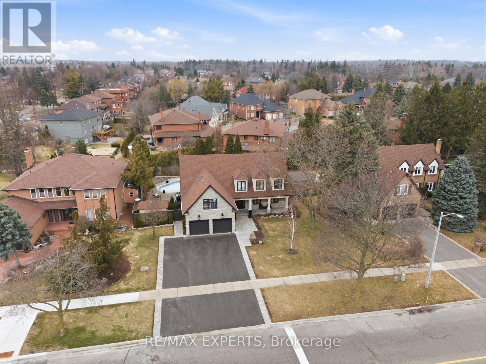 102 Kiloran Avenue, Vaughan, Ontario  L4L 3A8 - Photo 2 - N12963586