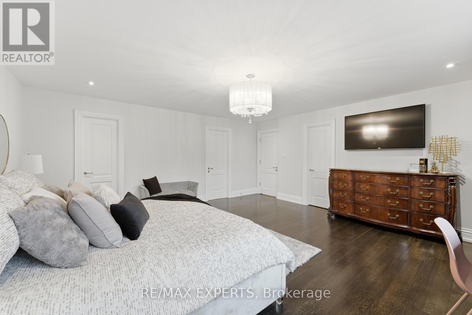 102 Kiloran Avenue, Vaughan, Ontario  L4L 3A8 - Photo 23 - N12963586