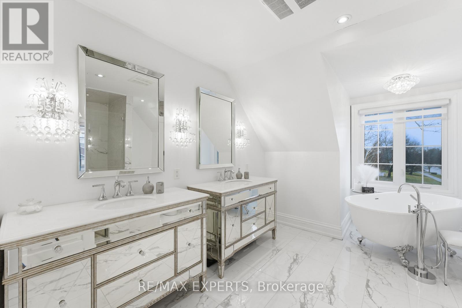 102 Kiloran Avenue, Vaughan, Ontario  L4L 3A8 - Photo 24 - N12963586