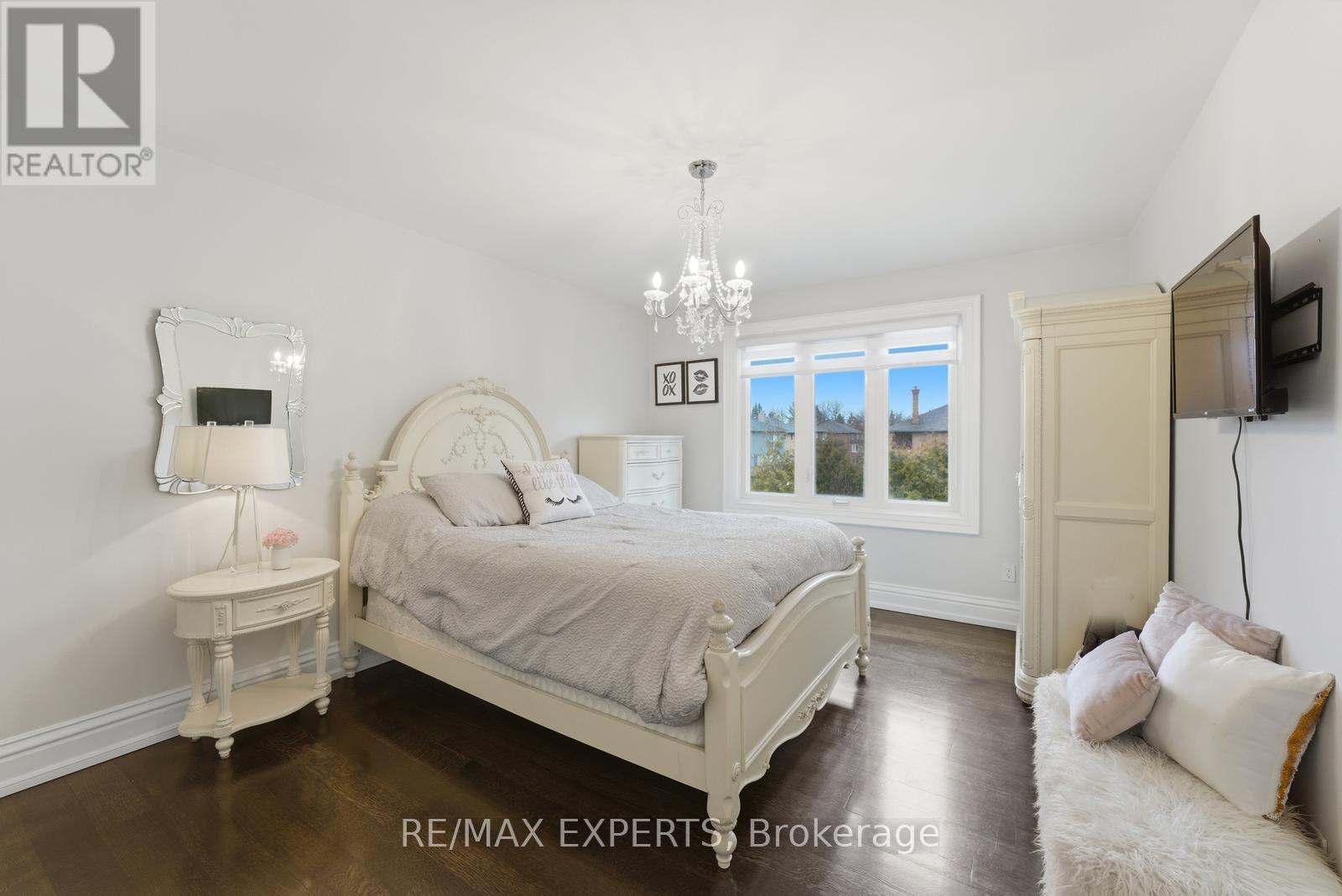 102 Kiloran Avenue, Vaughan, Ontario  L4L 3A8 - Photo 33 - N12963586