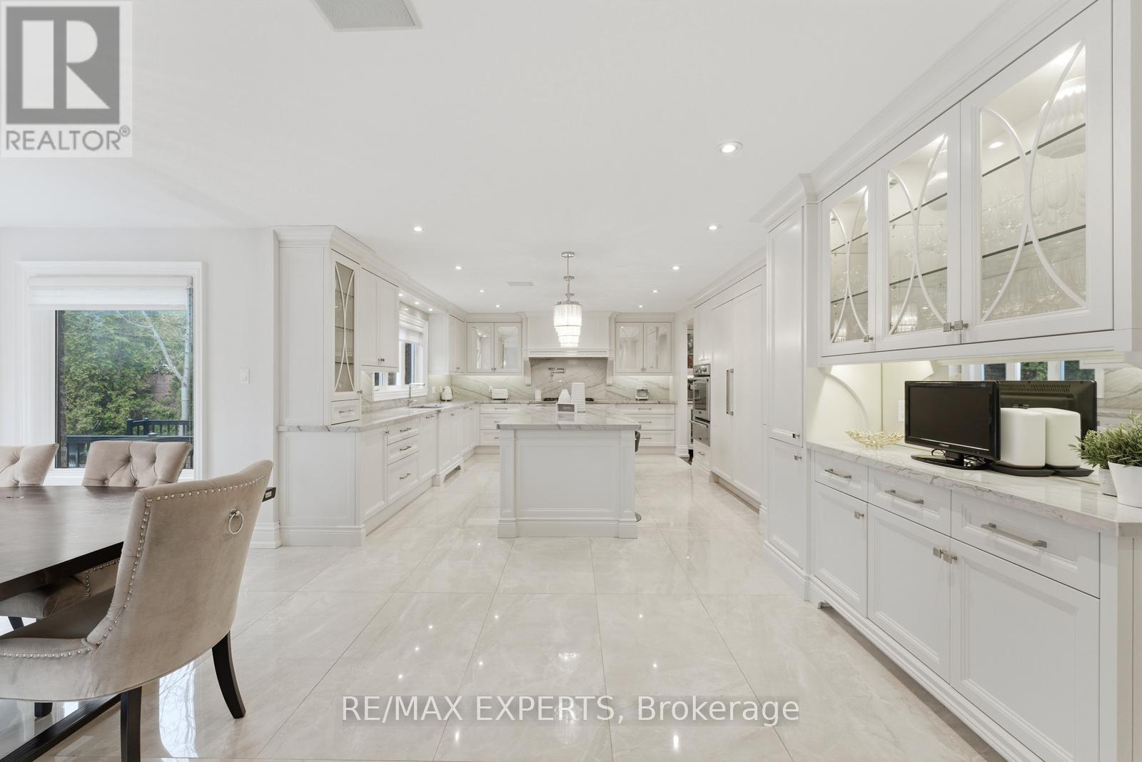 102 Kiloran Avenue, Vaughan, Ontario  L4L 3A8 - Photo 9 - N12963586