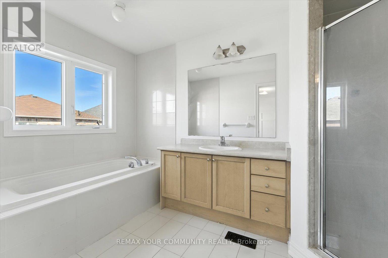 23 Lucida Court, Whitchurch-Stouffville, Ontario  L4A 1S1 - Photo 25 - N12963592