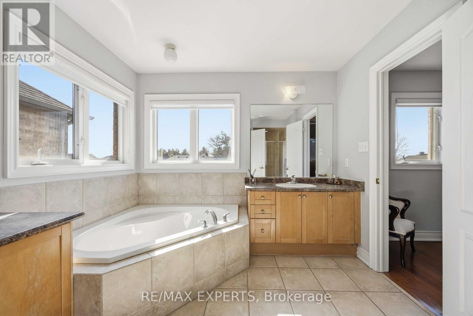 135 Pieta Place, Vaughan, Ontario  L4H 3G2 - Photo 22 - N12963600