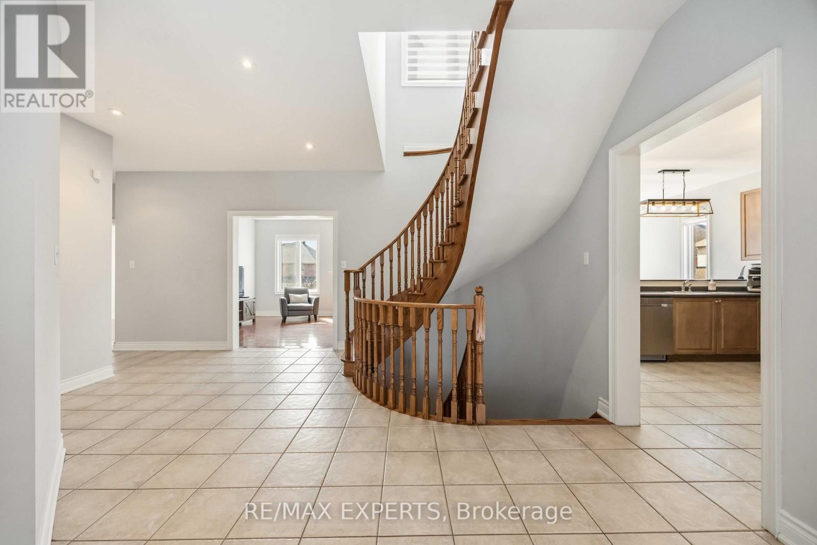 135 Pieta Place, Vaughan, Ontario  L4H 3G2 - Photo 3 - N12963600