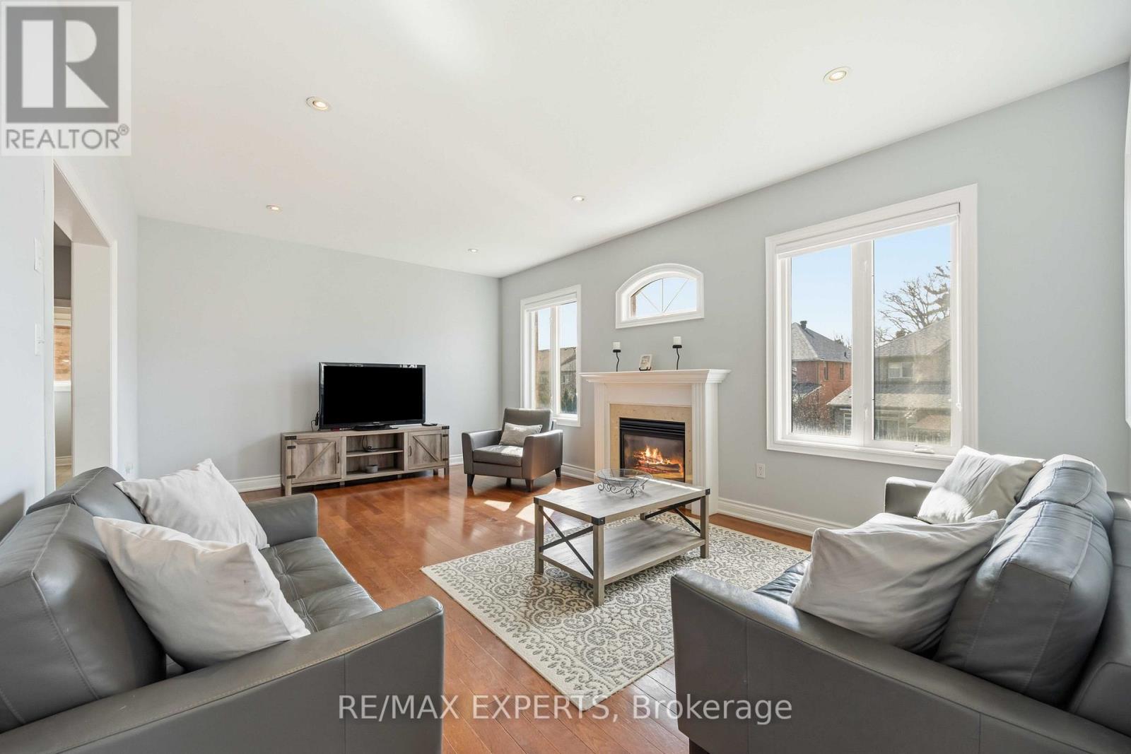 135 Pieta Place, Vaughan, Ontario  L4H 3G2 - Photo 6 - N12963600