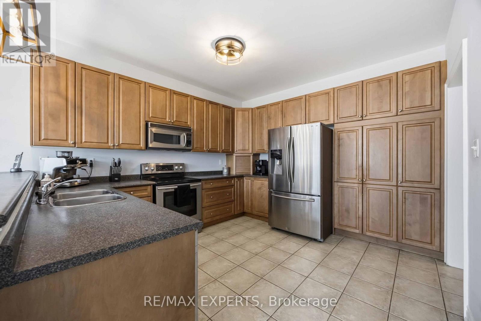 135 Pieta Place, Vaughan, Ontario  L4H 3G2 - Photo 7 - N12963600