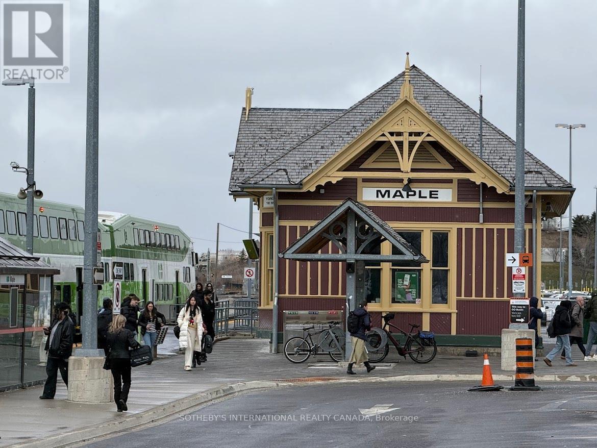 101 Glengarry Crescent, Vaughan, Ontario  L6A 4Z5 - Photo 21 - N12963618