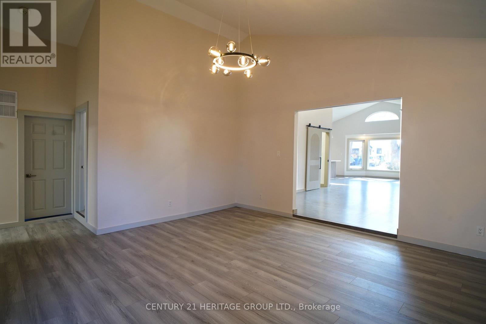 236 Simcoe Avenue, Georgina, Ontario L4P 2H8 - Photo 22 - N12963636