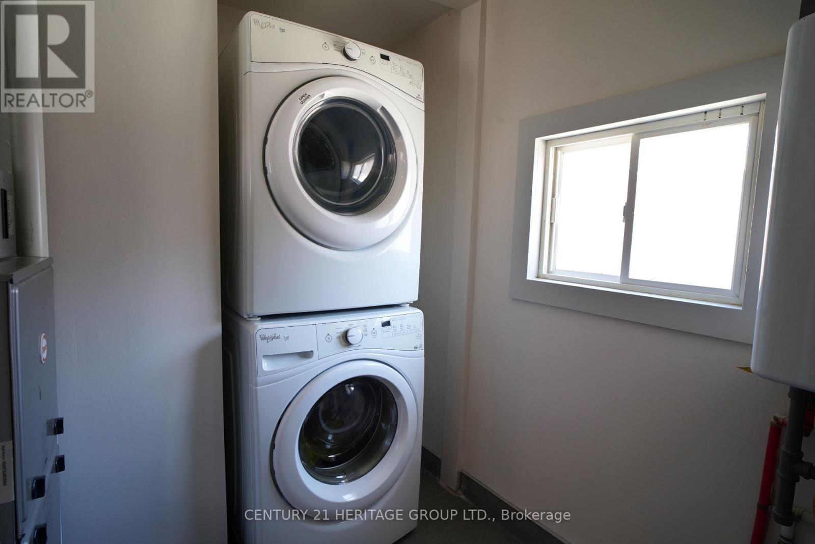 236 Simcoe Avenue, Georgina, Ontario L4P 2H8 - Photo 28 - N12963636