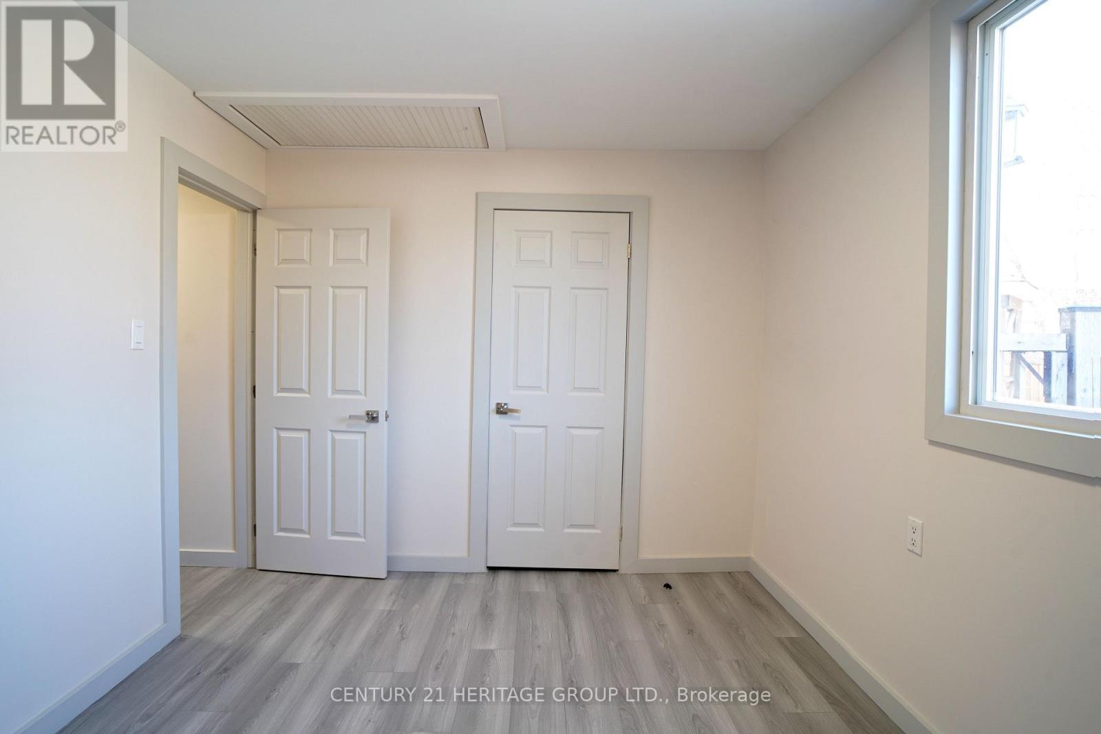 236 Simcoe Avenue, Georgina, Ontario L4P 2H8 - Photo 35 - N12963636