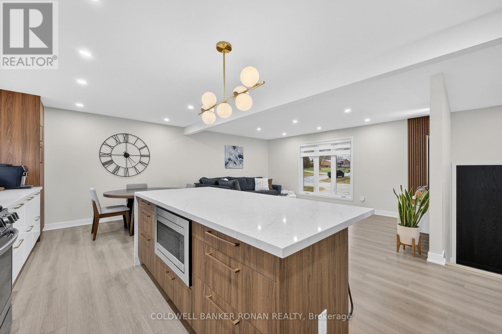 5 John Street, Adjala-Tosorontio, Ontario  L0G 1L0 - Photo 11 - N12963660