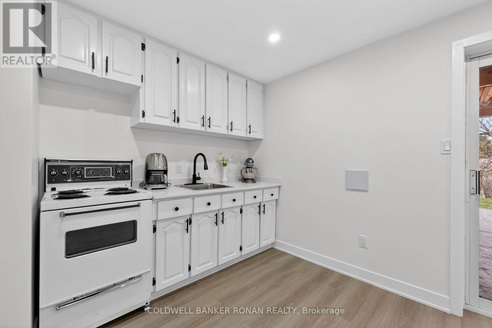 5 John Street, Adjala-Tosorontio, Ontario  L0G 1L0 - Photo 29 - N12963660