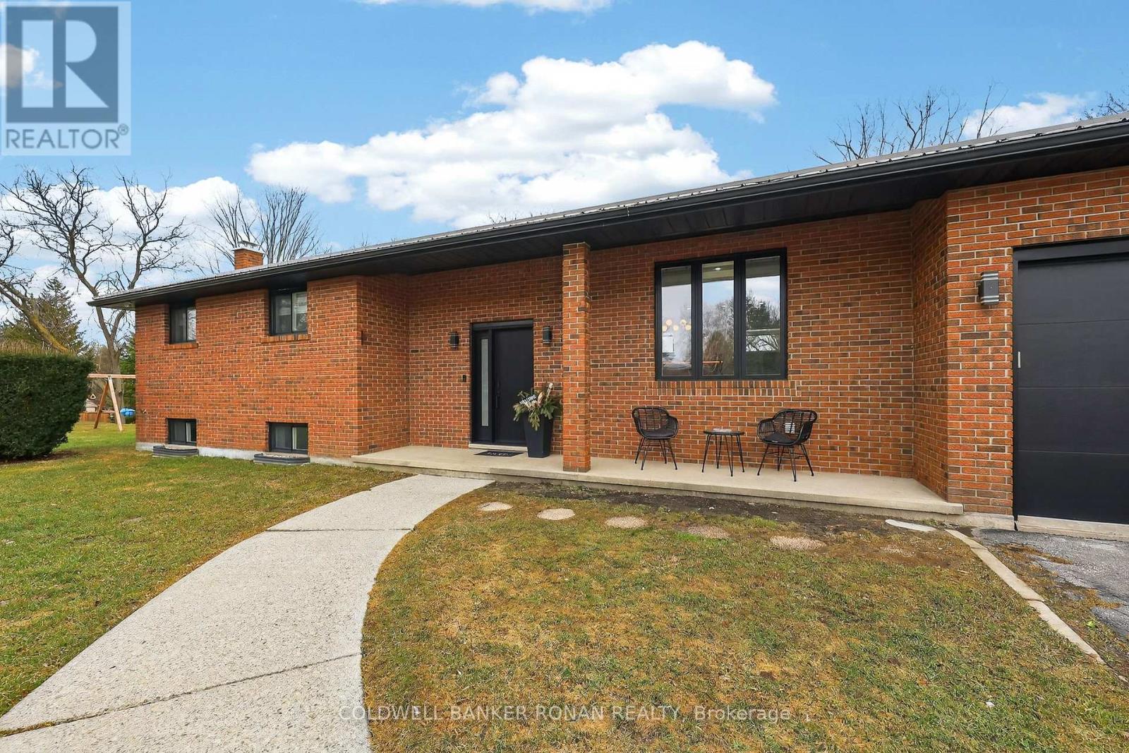 5 John Street, Adjala-Tosorontio, Ontario  L0G 1L0 - Photo 3 - N12963660