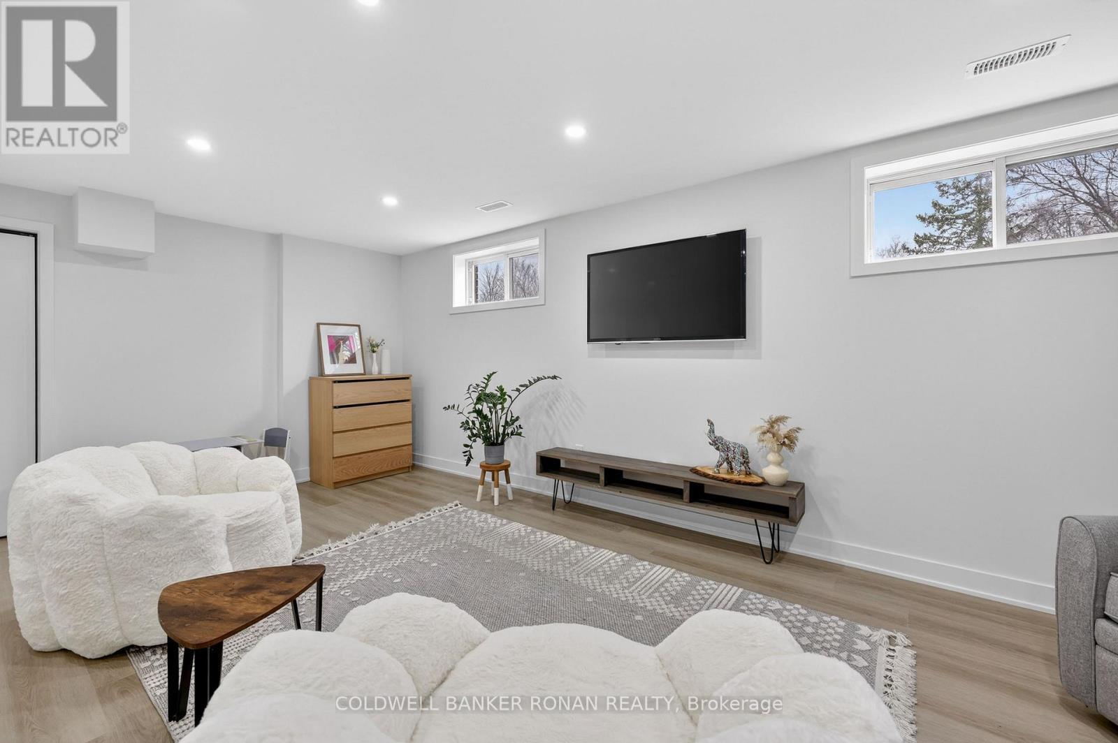 5 John Street, Adjala-Tosorontio, Ontario  L0G 1L0 - Photo 31 - N12963660