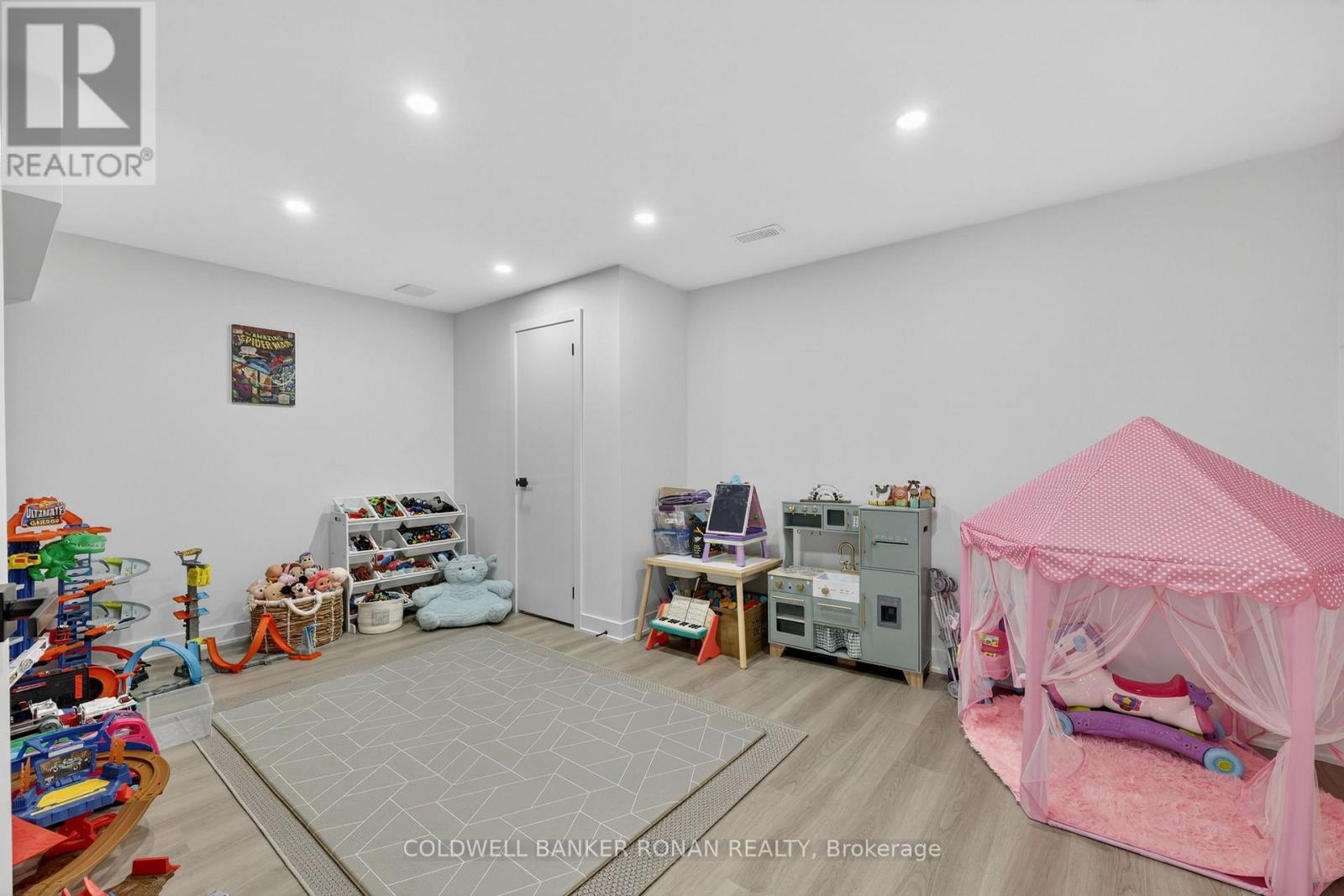 5 John Street, Adjala-Tosorontio, Ontario  L0G 1L0 - Photo 35 - N12963660