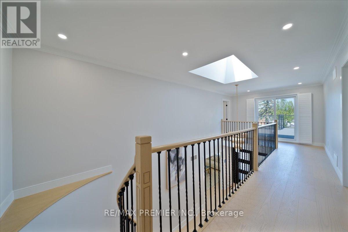 157 Jeanne Drive, Vaughan, Ontario  L4L 1X8 - Photo 19 - N12963712