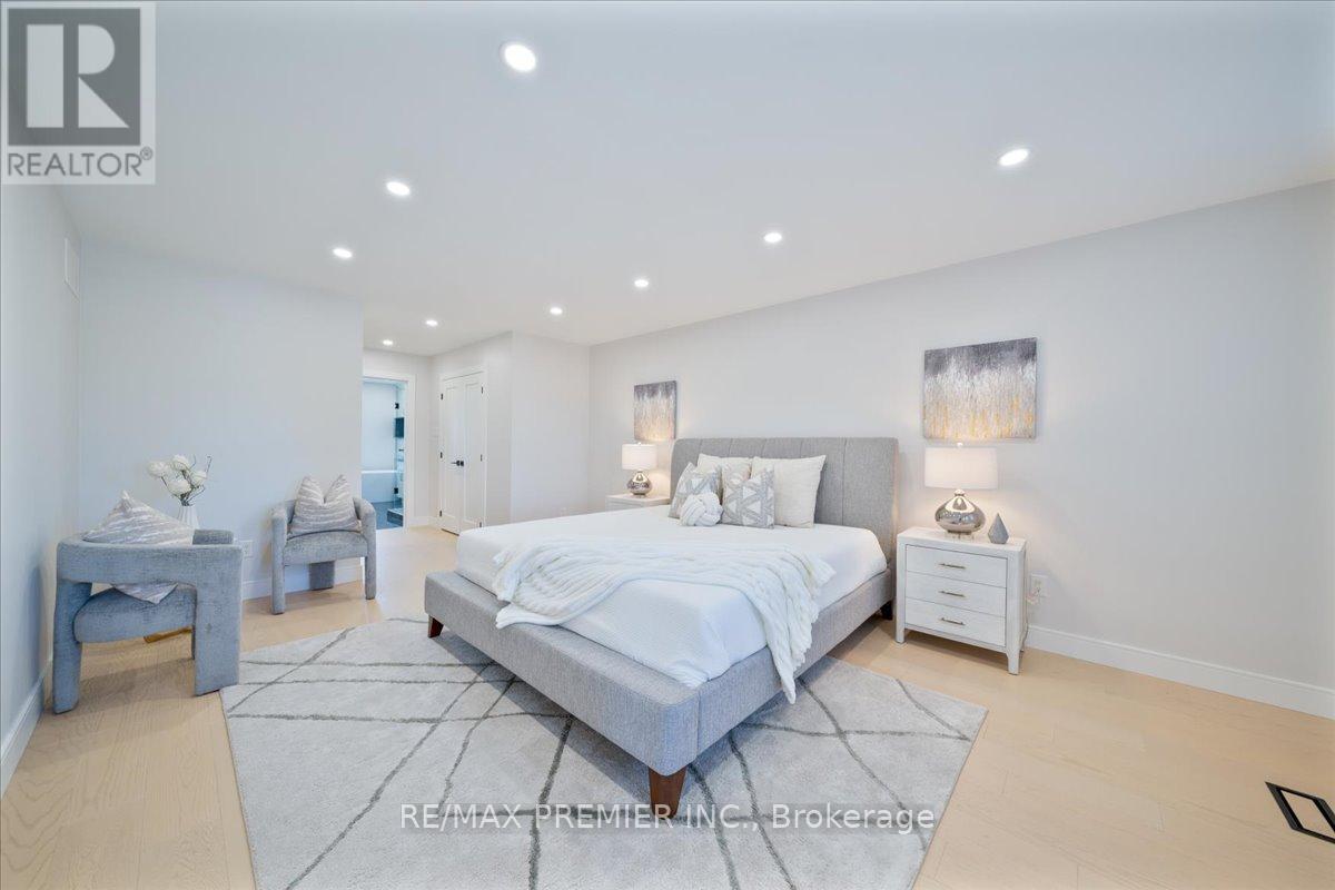 157 Jeanne Drive, Vaughan, Ontario  L4L 1X8 - Photo 21 - N12963712