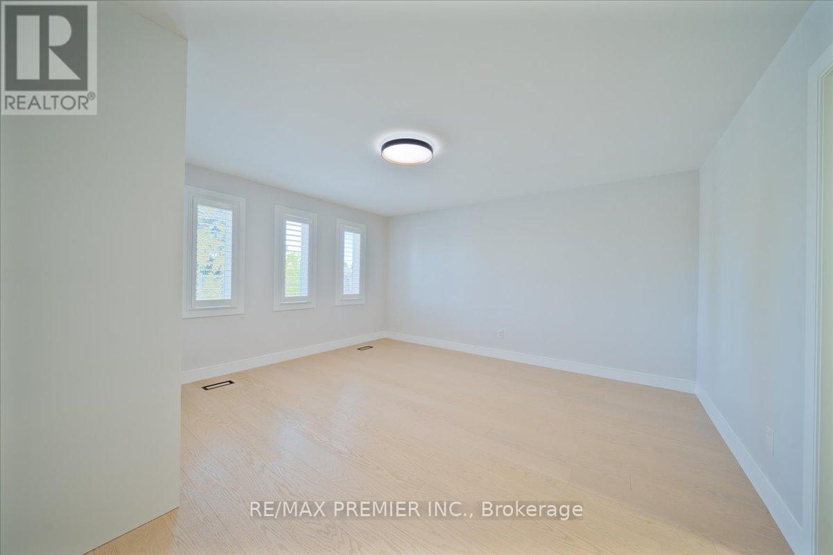 157 Jeanne Drive, Vaughan, Ontario  L4L 1X8 - Photo 31 - N12963712