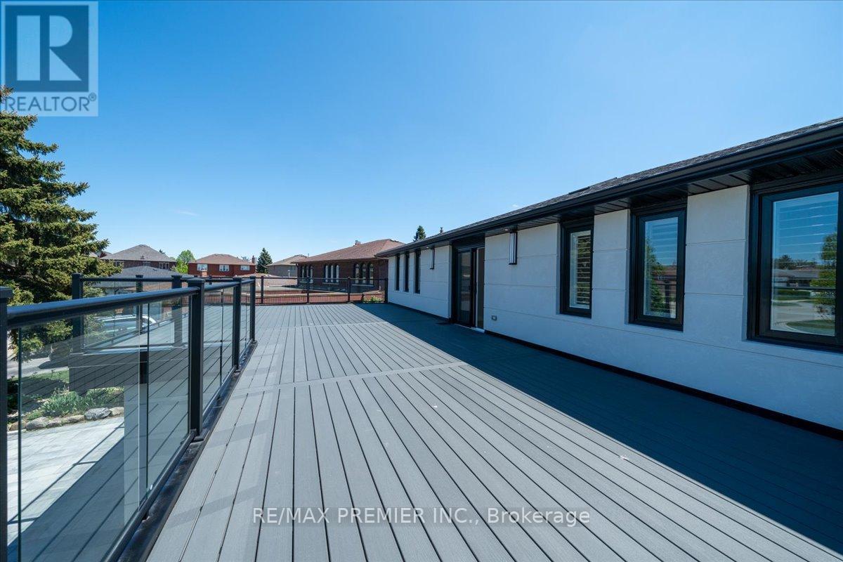 157 Jeanne Drive, Vaughan, Ontario  L4L 1X8 - Photo 34 - N12963712