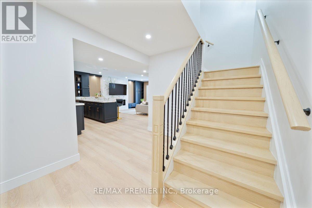 157 Jeanne Drive, Vaughan, Ontario  L4L 1X8 - Photo 35 - N12963712