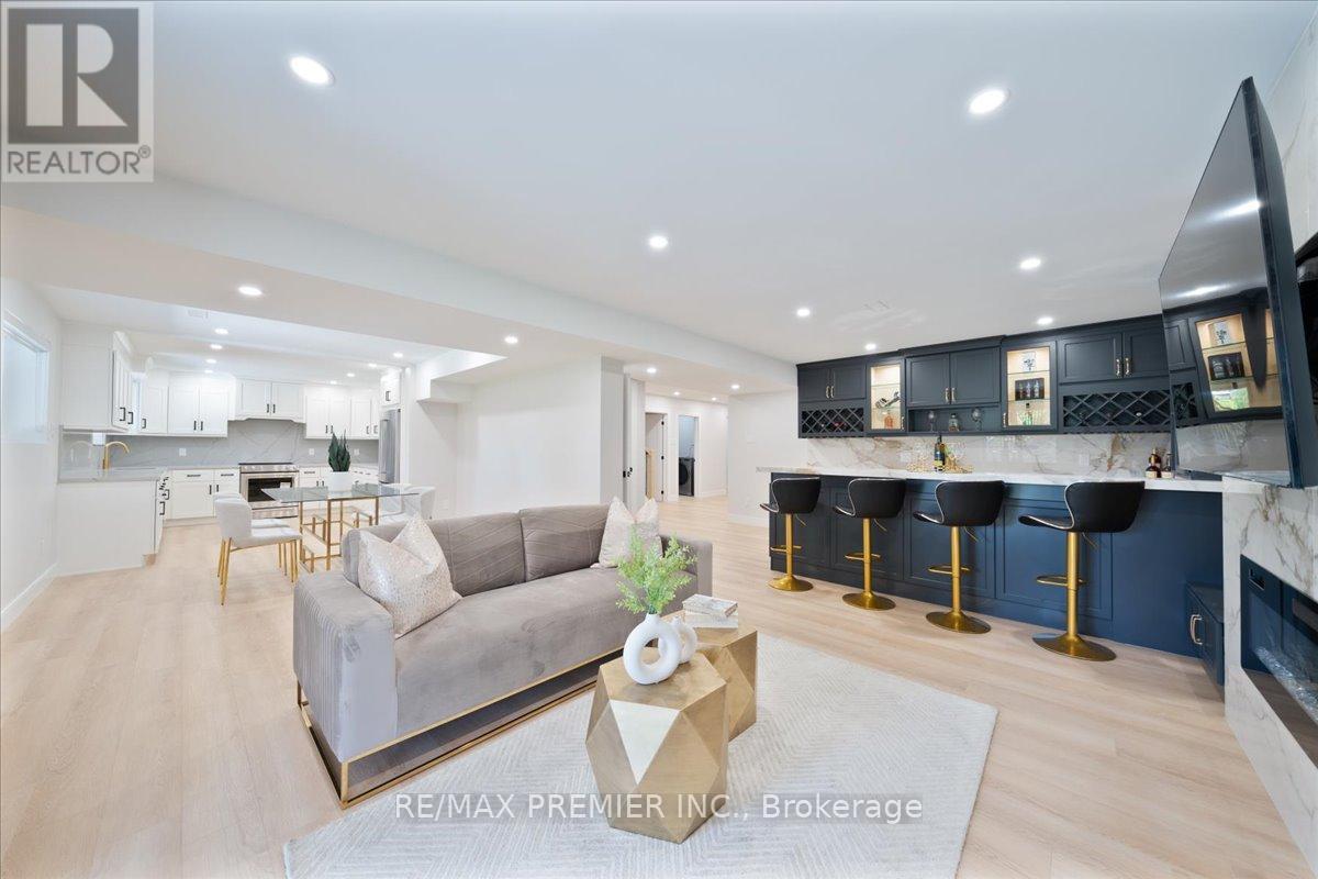 157 Jeanne Drive, Vaughan, Ontario  L4L 1X8 - Photo 39 - N12963712