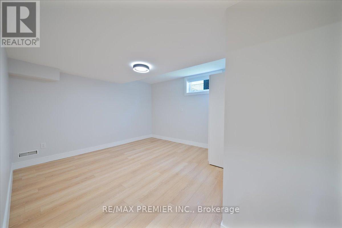 157 Jeanne Drive, Vaughan, Ontario  L4L 1X8 - Photo 43 - N12963712