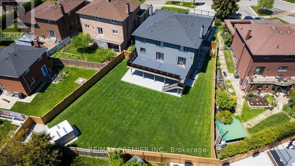 157 Jeanne Drive, Vaughan, Ontario  L4L 1X8 - Photo 49 - N12963712