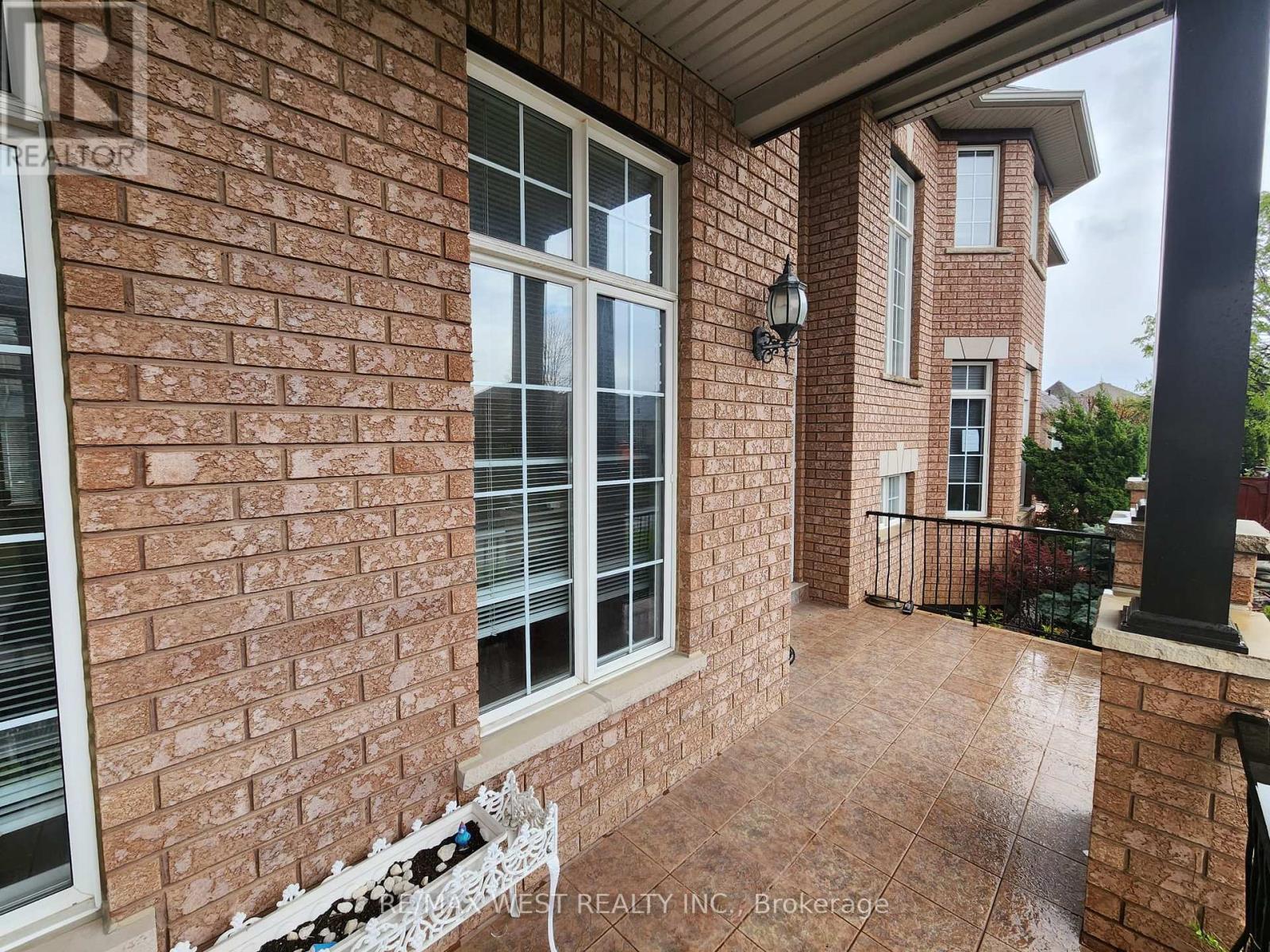 379 Sonoma Boulevard, Vaughan, Ontario  L4H 1S1 - Photo 5 - N12963762