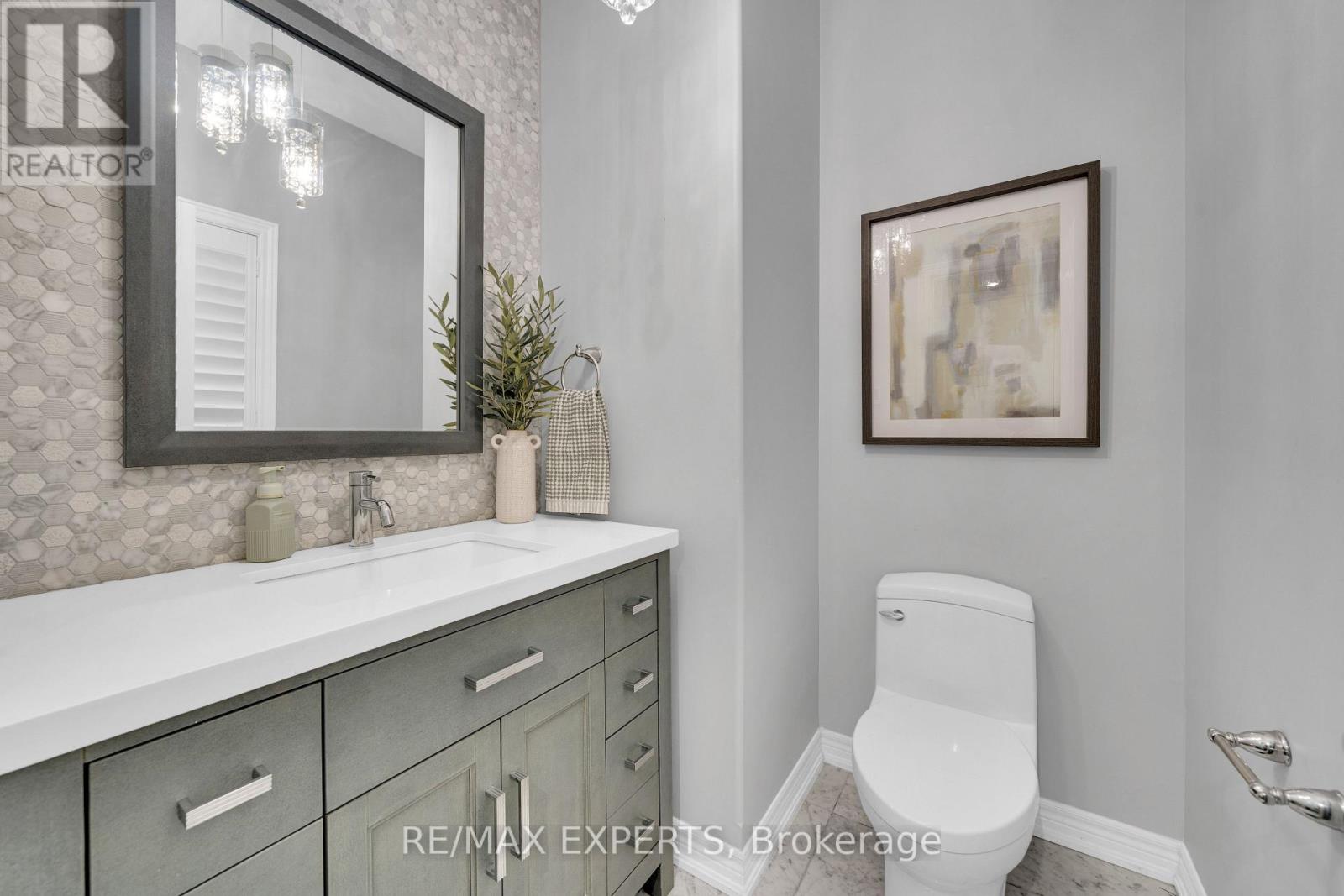 21 Beth Avenue, Richmond Hill, Ontario  L4E 0J8 - Photo 7 - N12963784