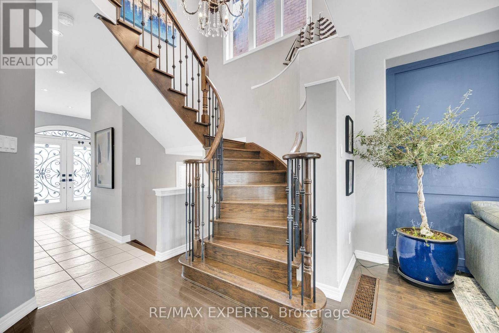 21 Beth Avenue, Richmond Hill, Ontario  L4E 0J8 - Photo 8 - N12963784