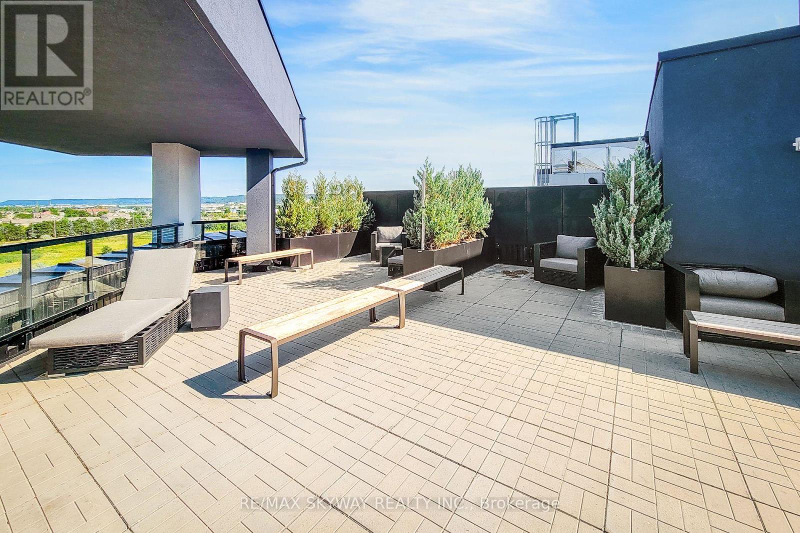 306 - 600 North Service Road, Hamilton, Ontario  L8E 0L2 - Photo 9 - X12960948