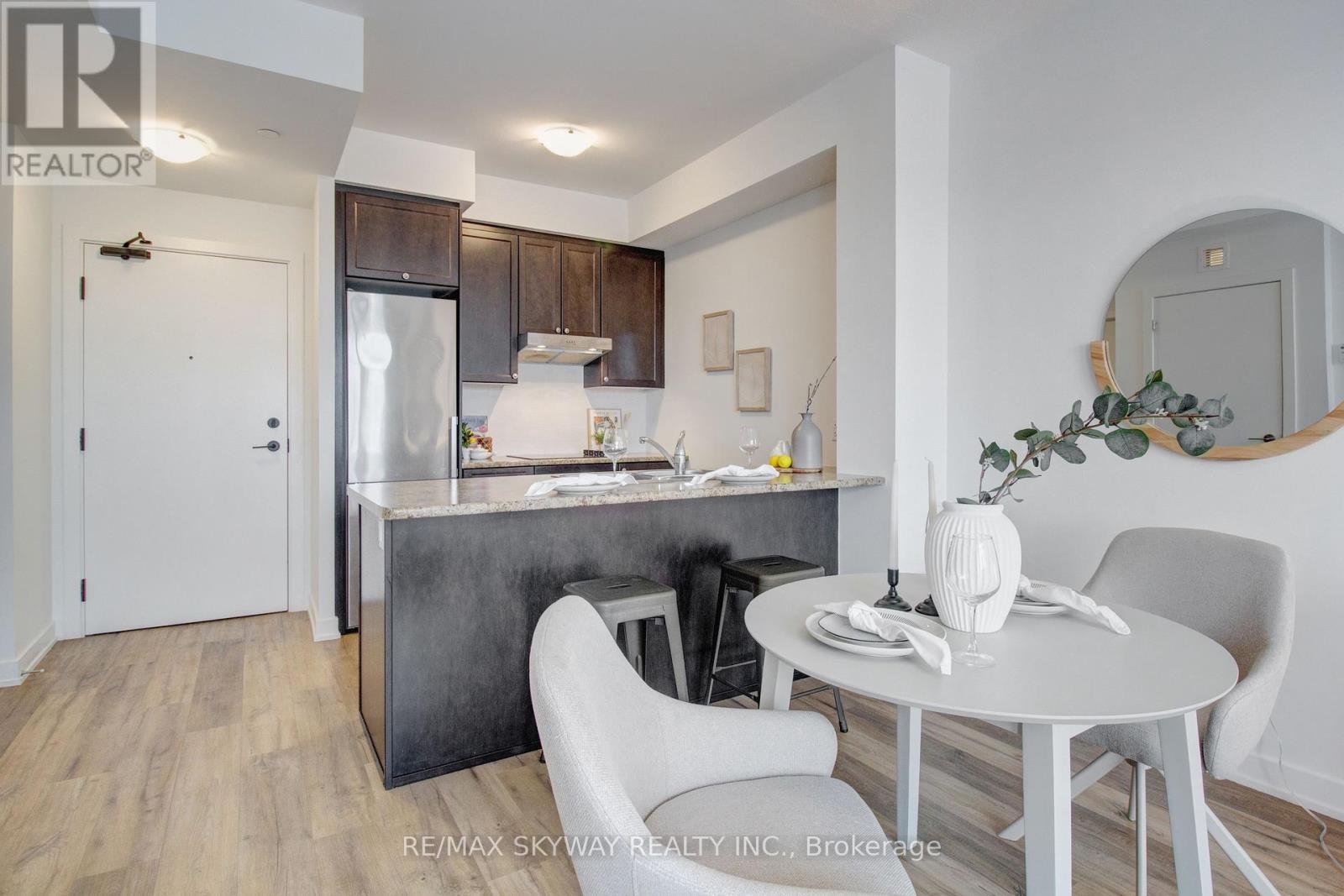 306 - 600 North Service Road, Hamilton, Ontario  L8E 0L2 - Photo 26 - X12960948