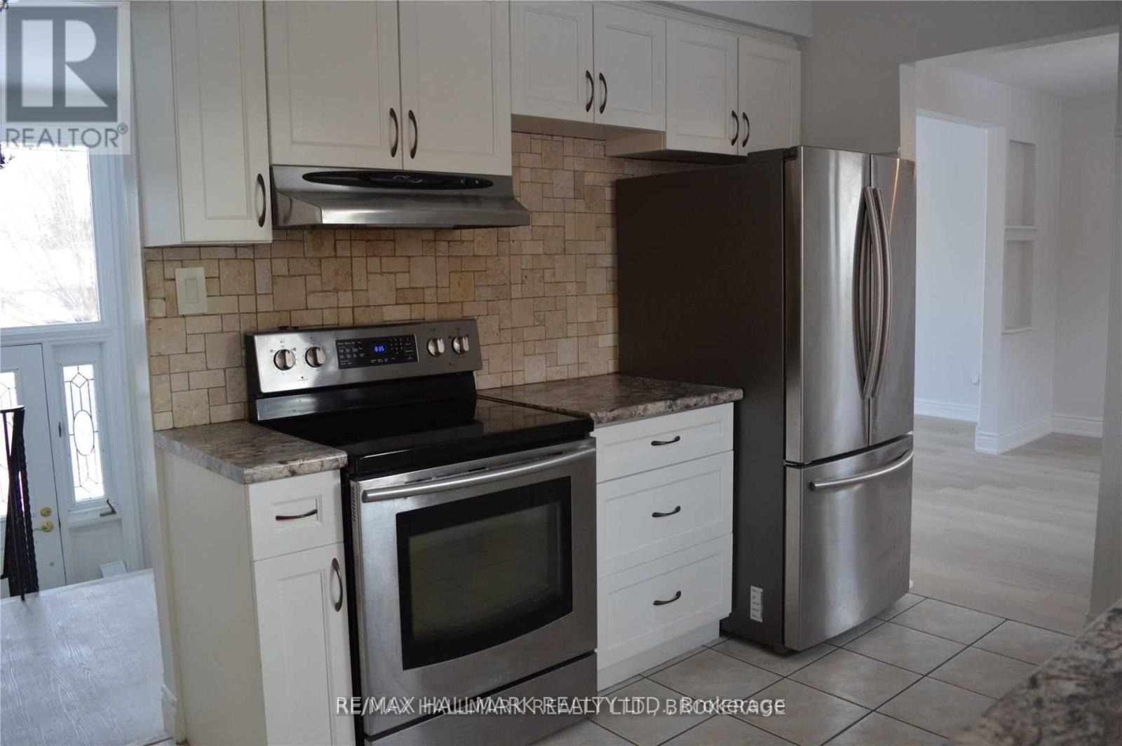 Main - 25 Glenridge Road, Barrie (Allandale Heights), Ontario  L4N 2X9 - Photo 16 - S12963418