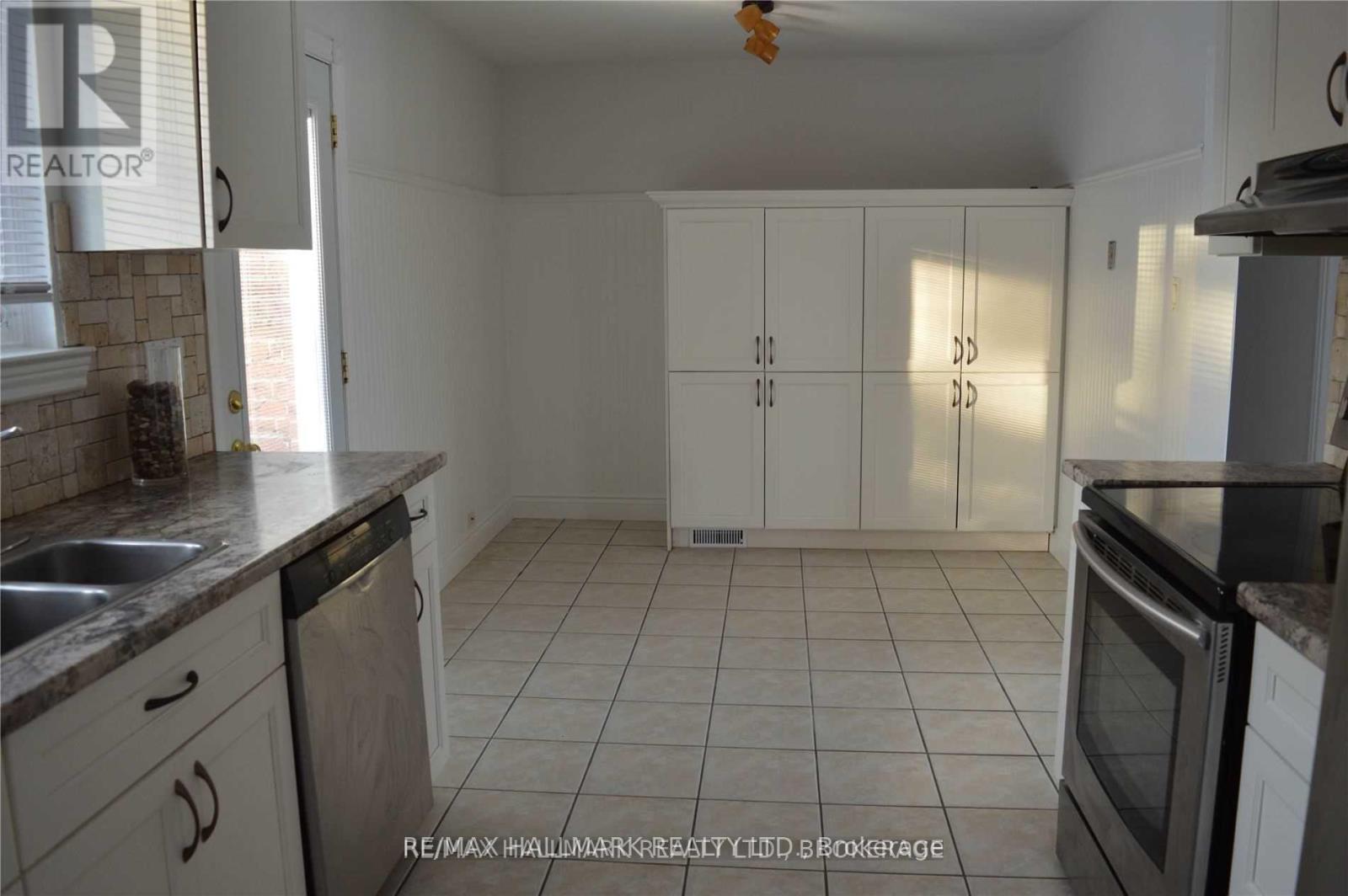 Main - 25 Glenridge Road, Barrie (Allandale Heights), Ontario  L4N 2X9 - Photo 17 - S12963418